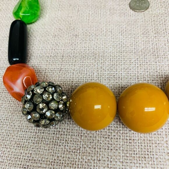 Chunky Acrylic Beaded Artsy Necklace‎ - Picture 2 of 2